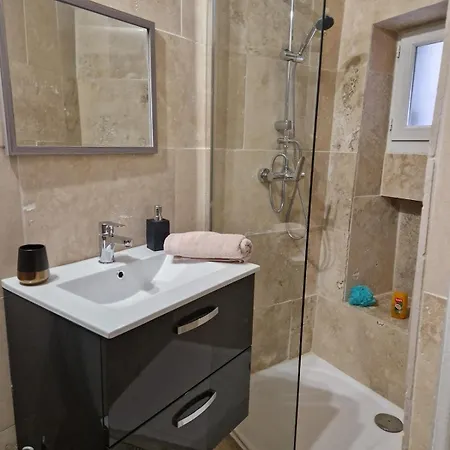 Holiday home Spacious Completely Renovated